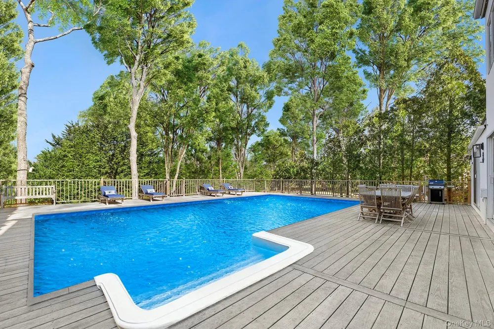 5 Cowhill Lane Wainscott, NY 11975