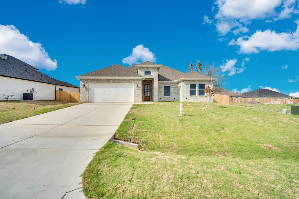 340 E Marshall Court Palmer, TX 75152