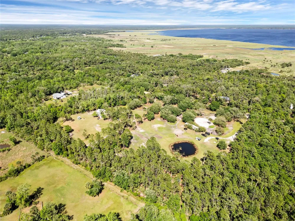 2321 WACCASSA STREET Geneva, FL 32732