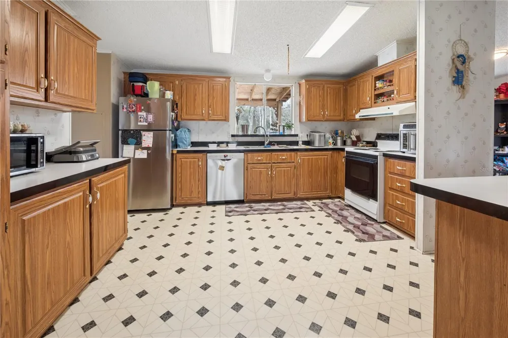 16242 NW 130TH STREET Williston, FL 32696