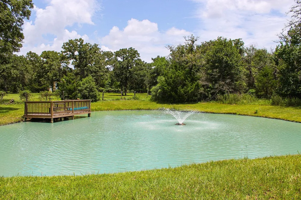 1076 W Branding Iron Weimar, TX 78962