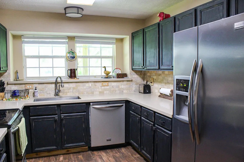 1076 W Branding Iron Weimar, TX 78962