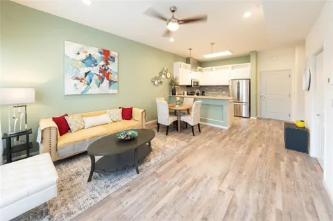 1207 Grand West Boulevard #1I
