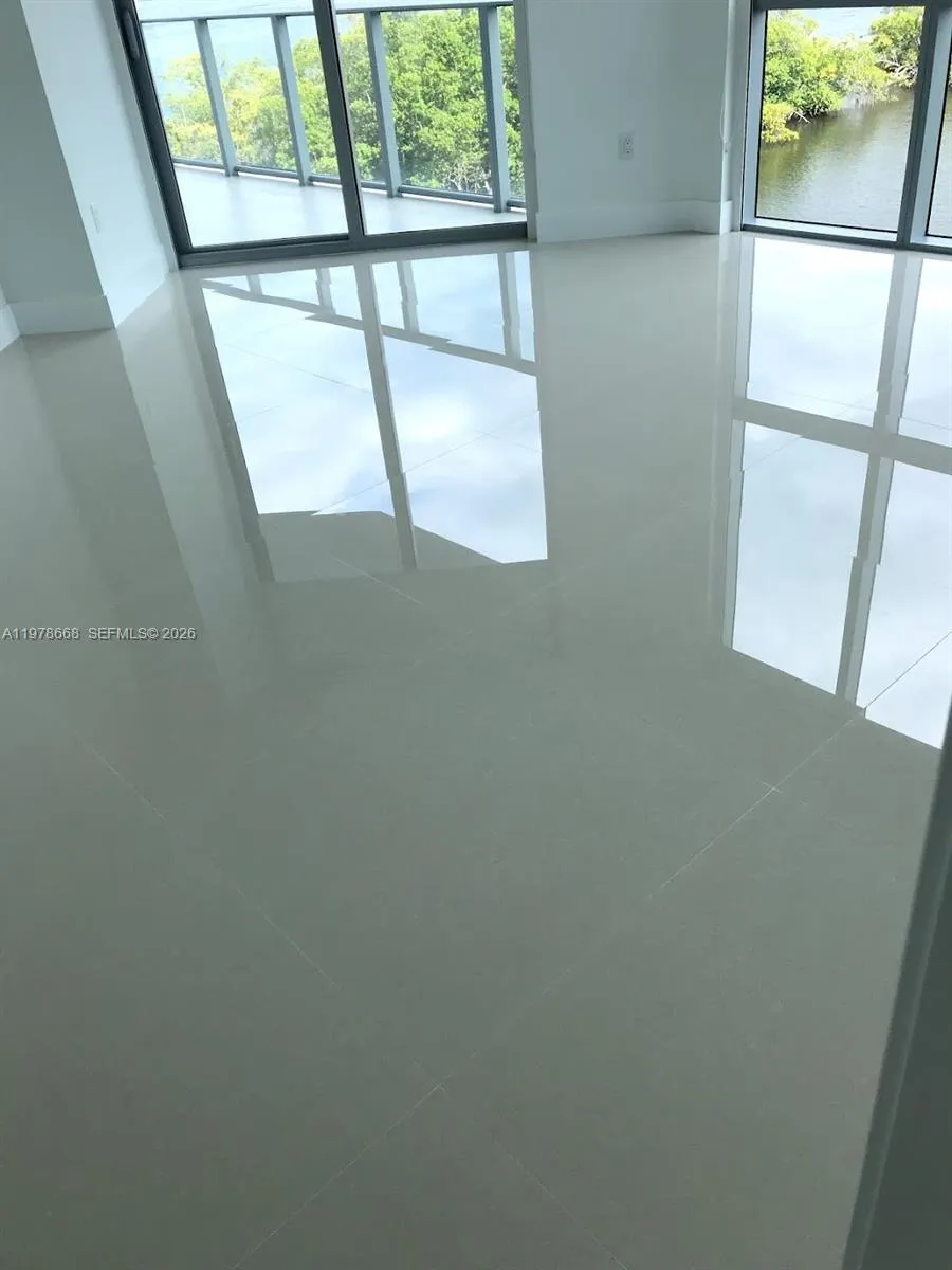 17111 Biscayne Blvd #408 North Miami Beach, FL 33160