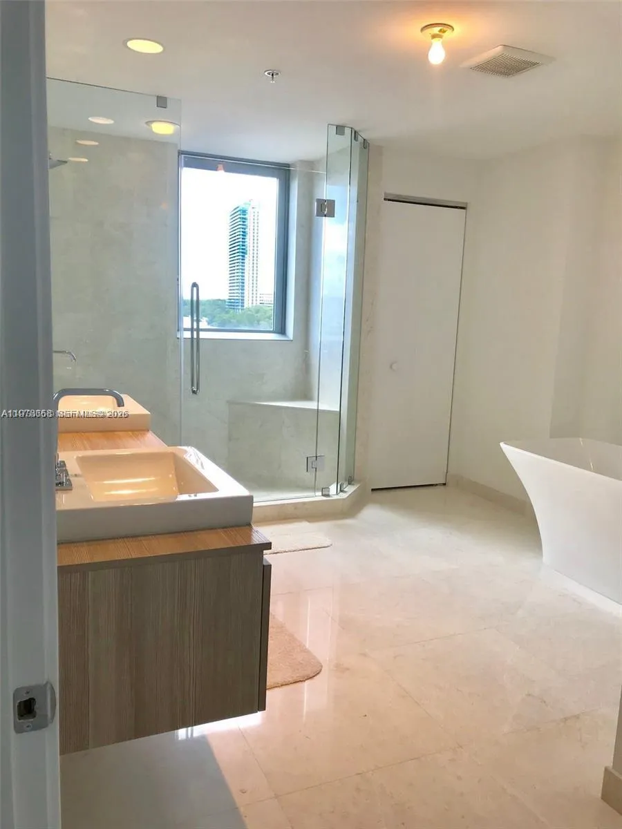 17111 Biscayne Blvd #408 North Miami Beach, FL 33160