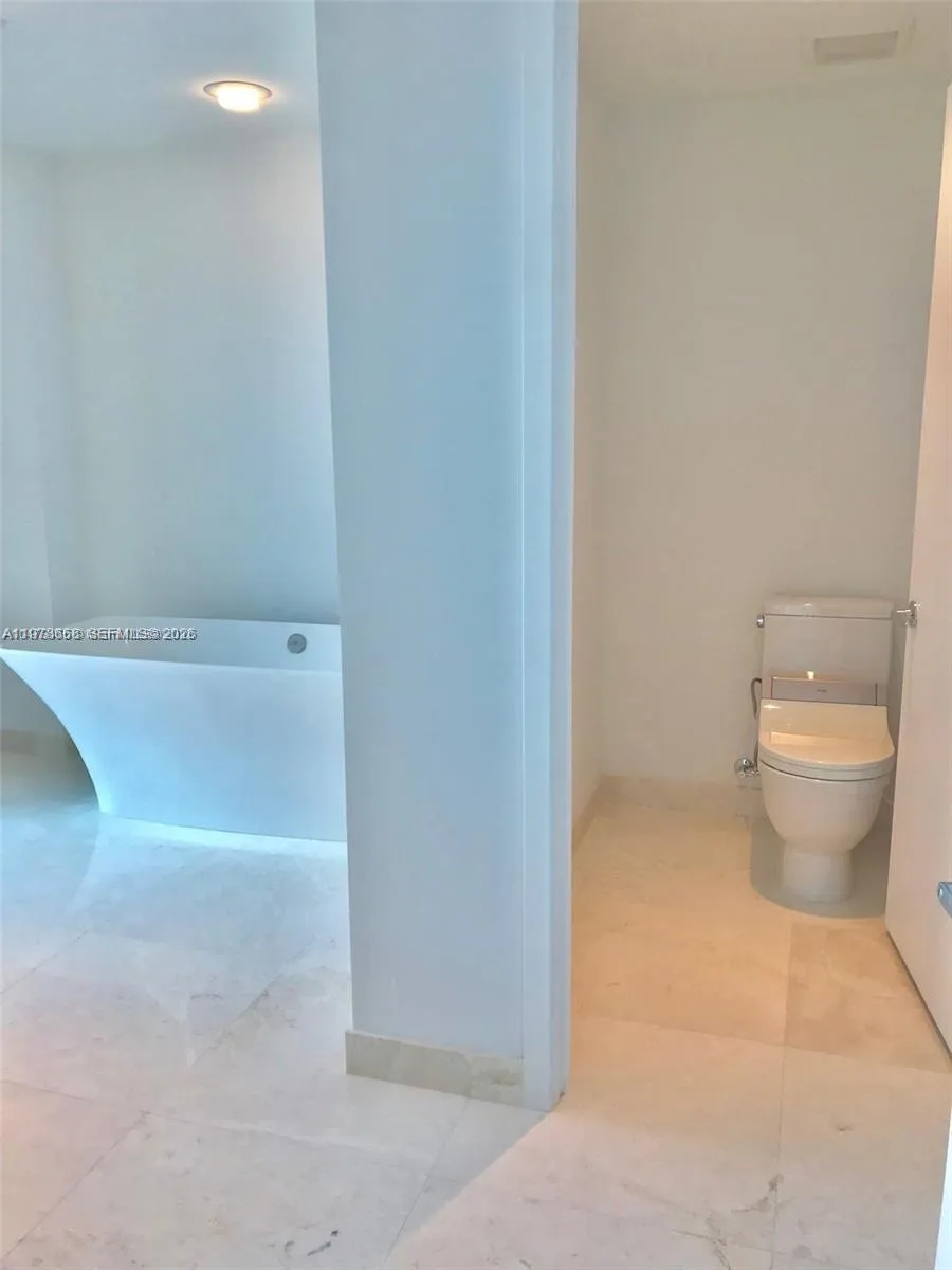 17111 Biscayne Blvd #408 North Miami Beach, FL 33160