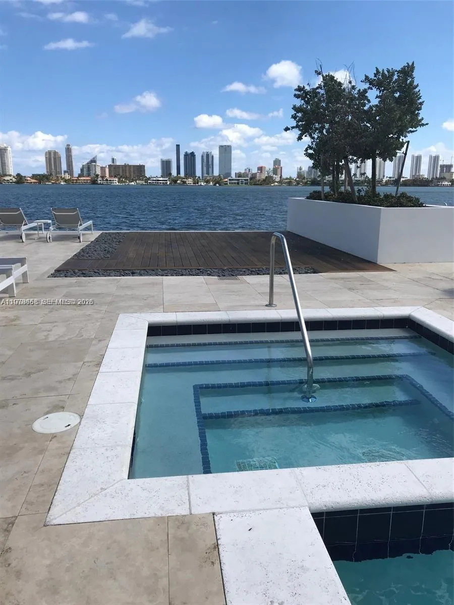 17111 Biscayne Blvd #408 North Miami Beach, FL 33160