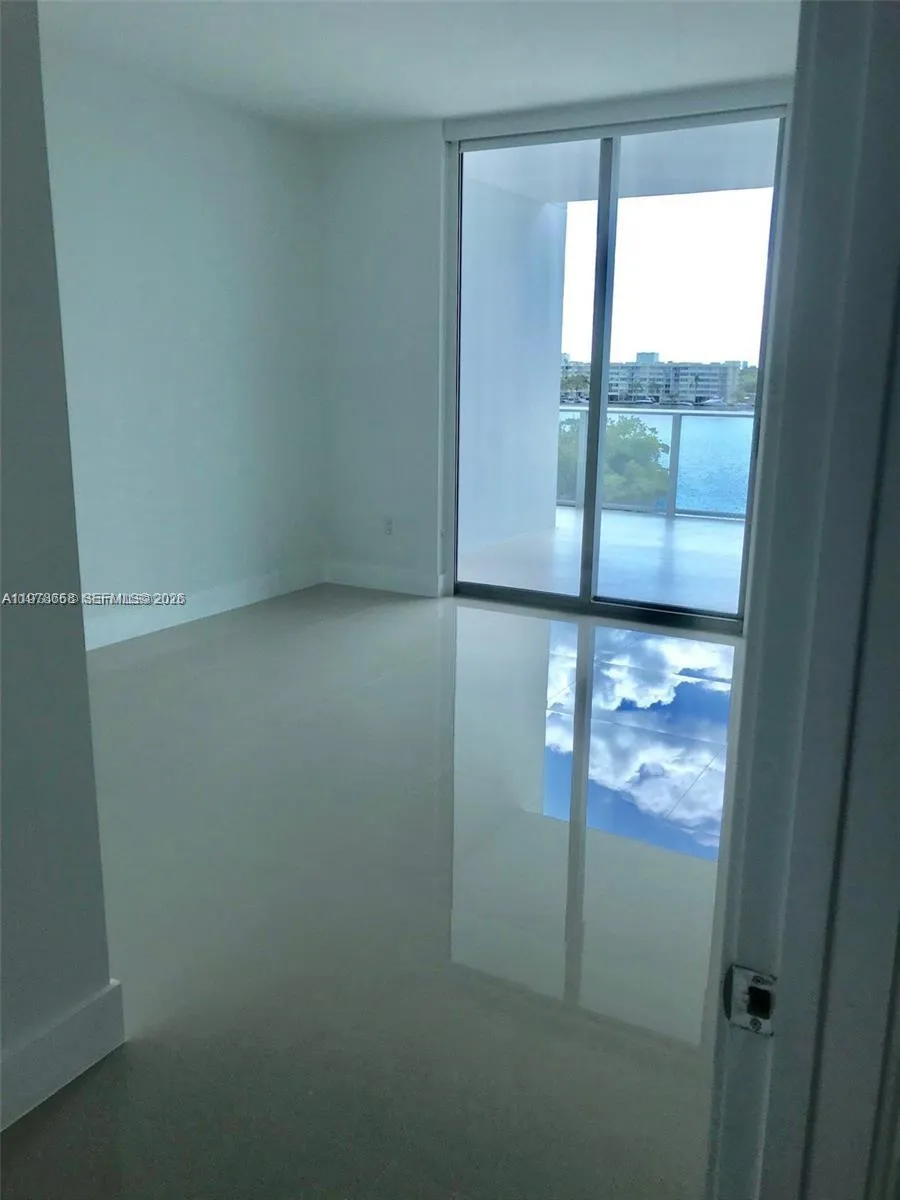 17111 Biscayne Blvd #408 North Miami Beach, FL 33160