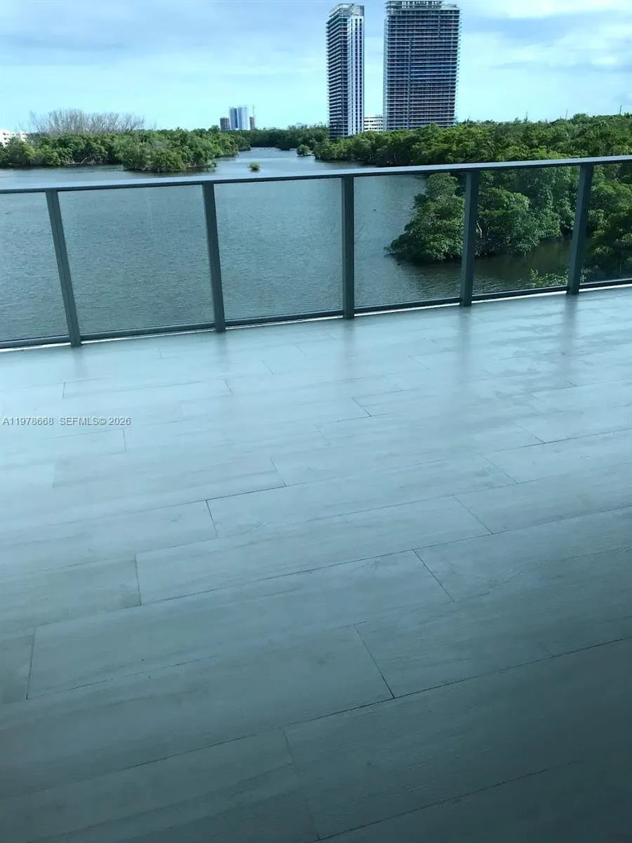 17111 Biscayne Blvd #408 North Miami Beach, FL 33160
