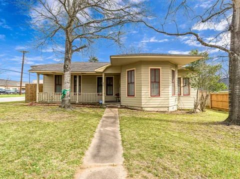 26 W Austin Street
