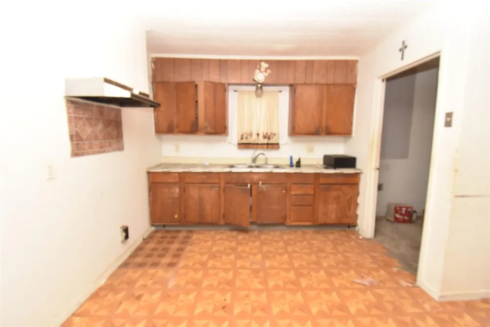 1909 Avenue C Bay City, TX 77414