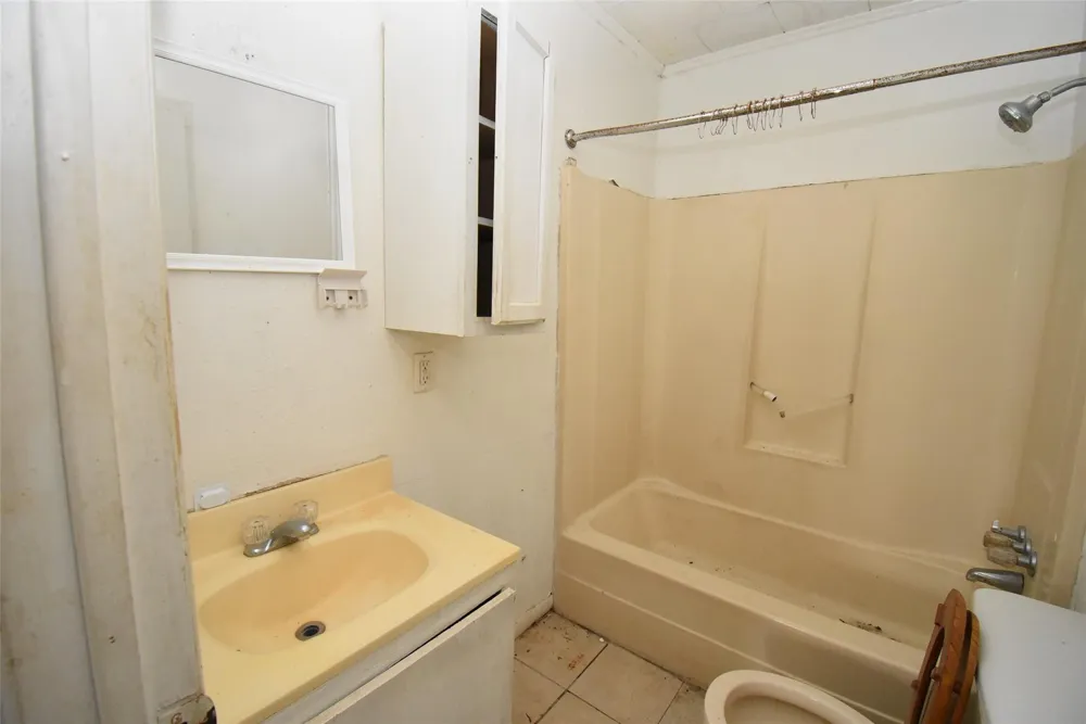 1909 Avenue C Bay City, TX 77414