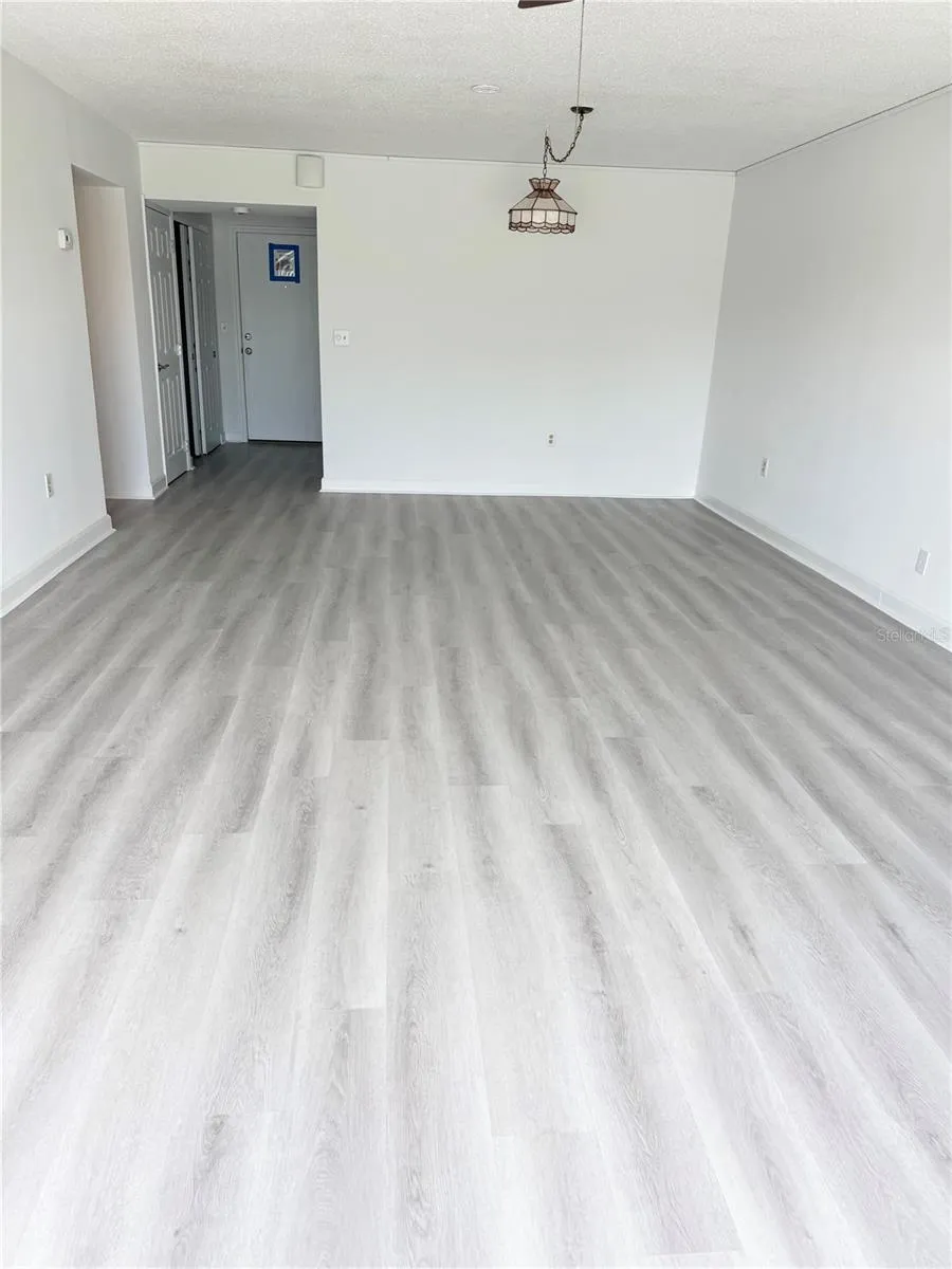 7425 BAY ISLAND DRIVE S #103 South Pasadena, FL 33707