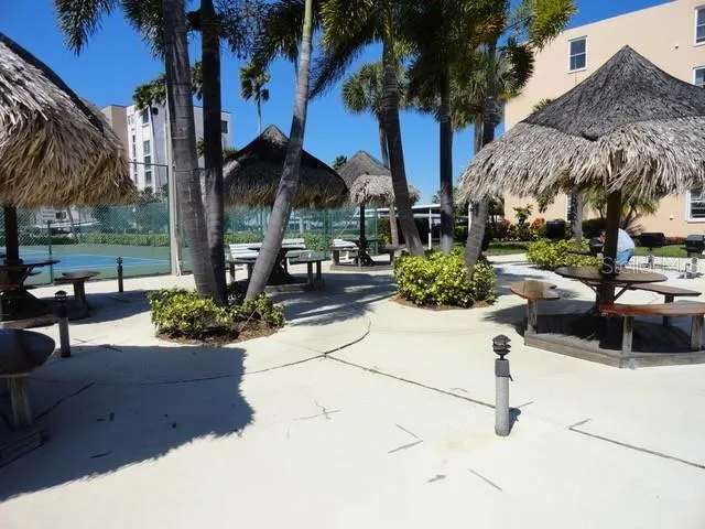 7425 BAY ISLAND DRIVE S #103 South Pasadena, FL 33707
