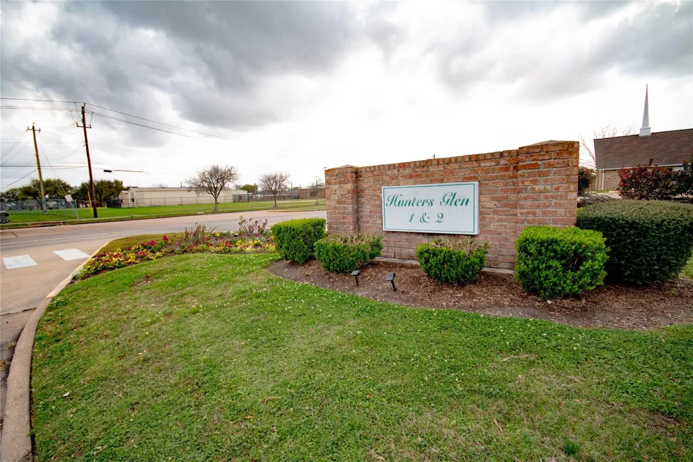 Hollyridge Drive Missouri City, TX 77489