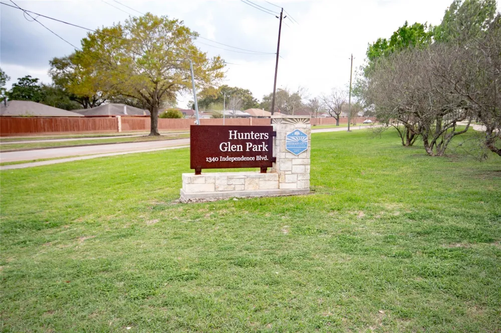 Hollyridge Drive Missouri City, TX 77489