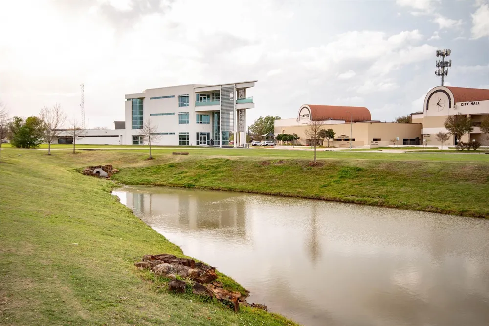 Hollyridge Drive Missouri City, TX 77489