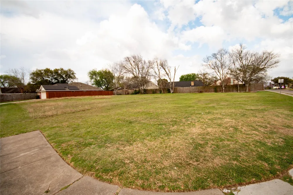 Hollyridge Drive Missouri City, TX 77489