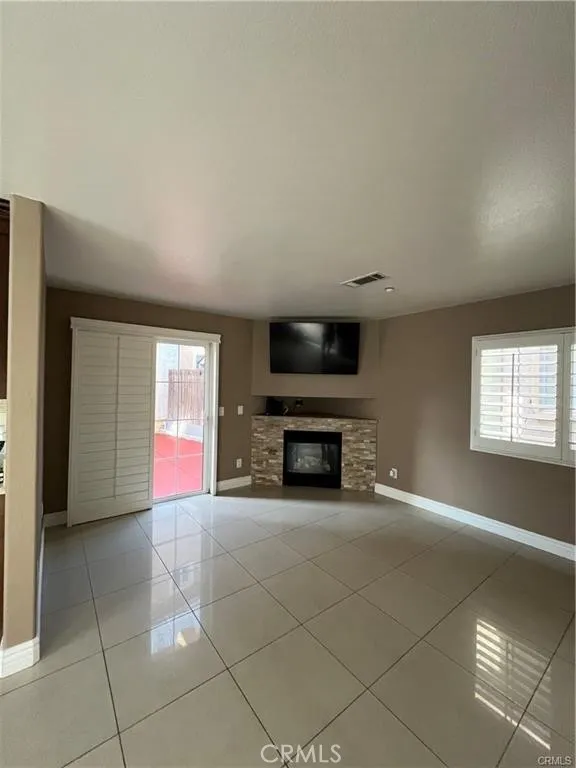 13775 Glenoaks #8 Sylmar, CA 91342