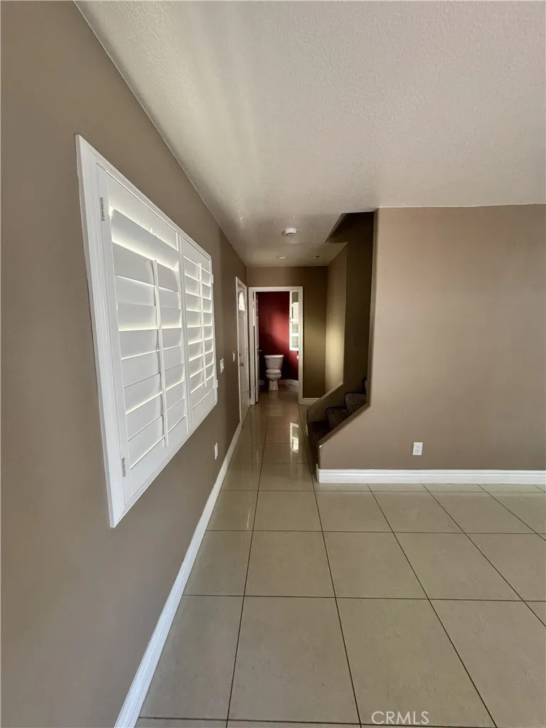 13775 Glenoaks #8 Sylmar, CA 91342