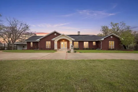 1609 Old Nacogdoches Road