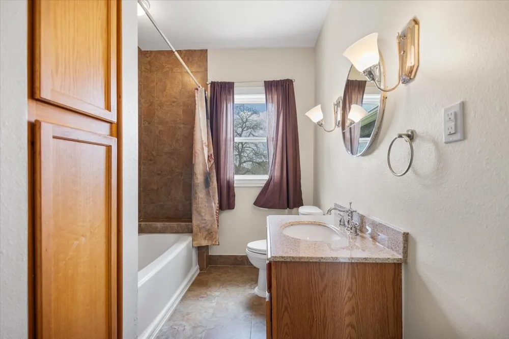 1609 Old Nacogdoches Road Henderson, TX 75654