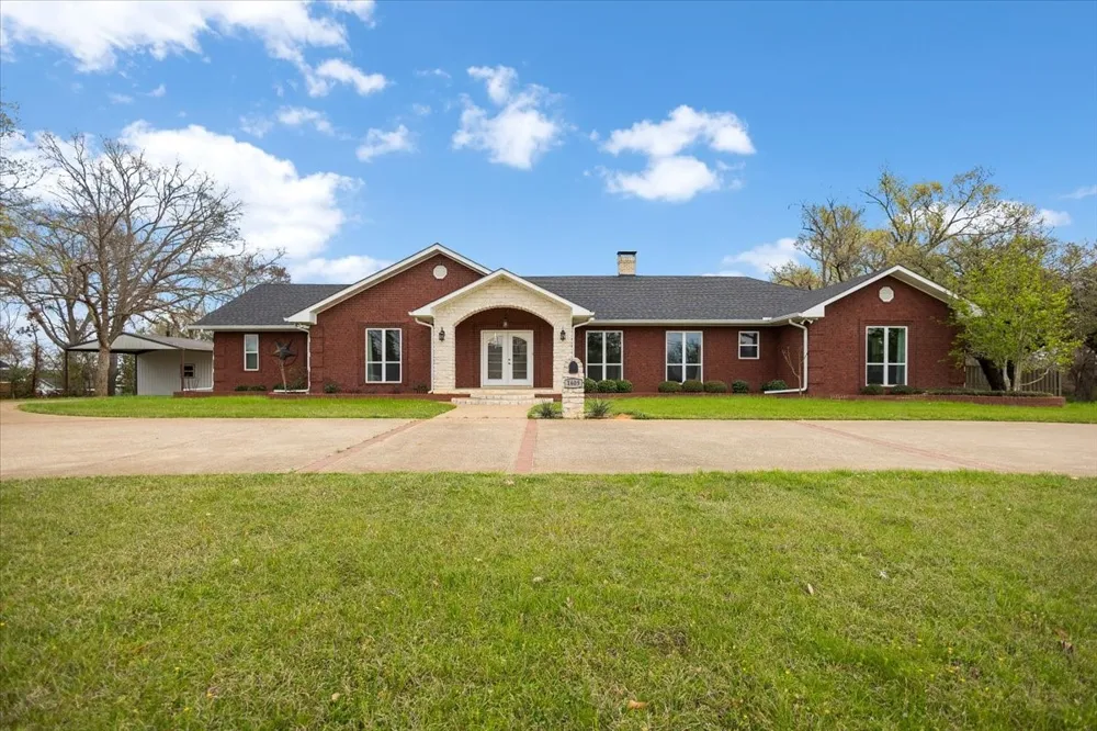 1609 Old Nacogdoches Road Henderson, TX 75654