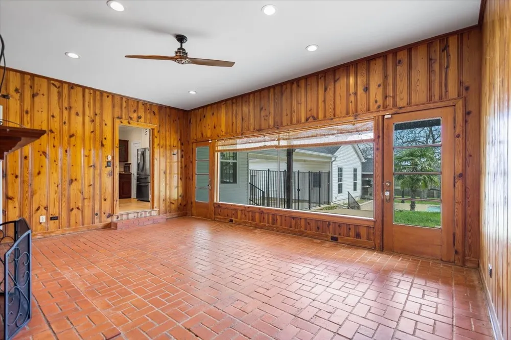 1609 Old Nacogdoches Road Henderson, TX 75654