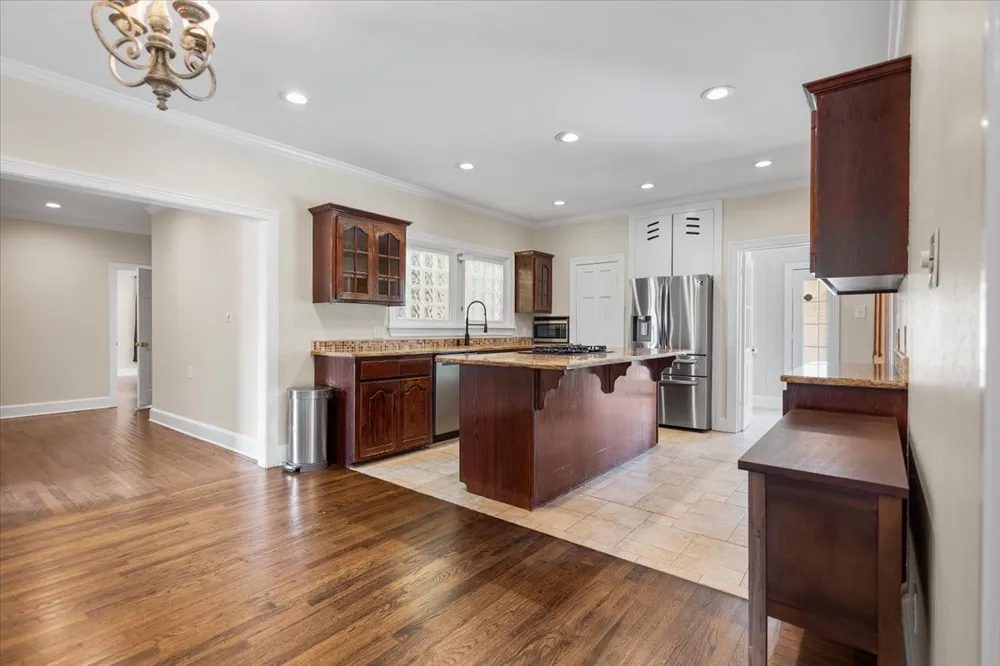 1609 Old Nacogdoches Road Henderson, TX 75654