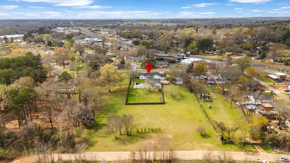 1609 Old Nacogdoches Road Henderson, TX 75654