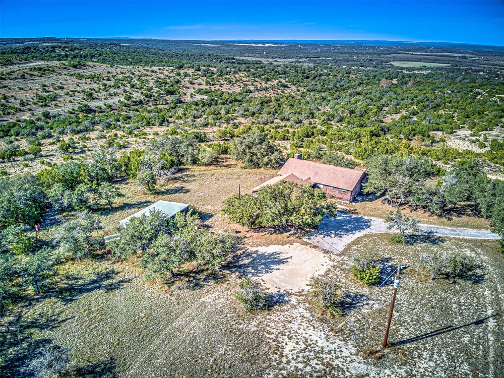 414 Hall Lane Spicewood, TX 78669
