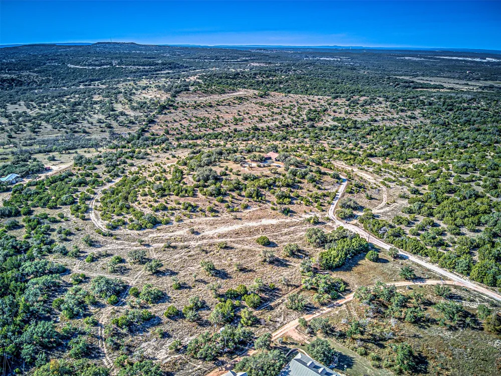 414 Hall Lane Spicewood, TX 78669