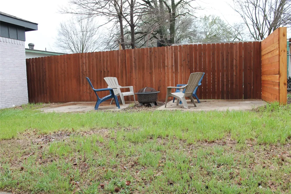 104 S Hubbard Street Alvord, TX 76225