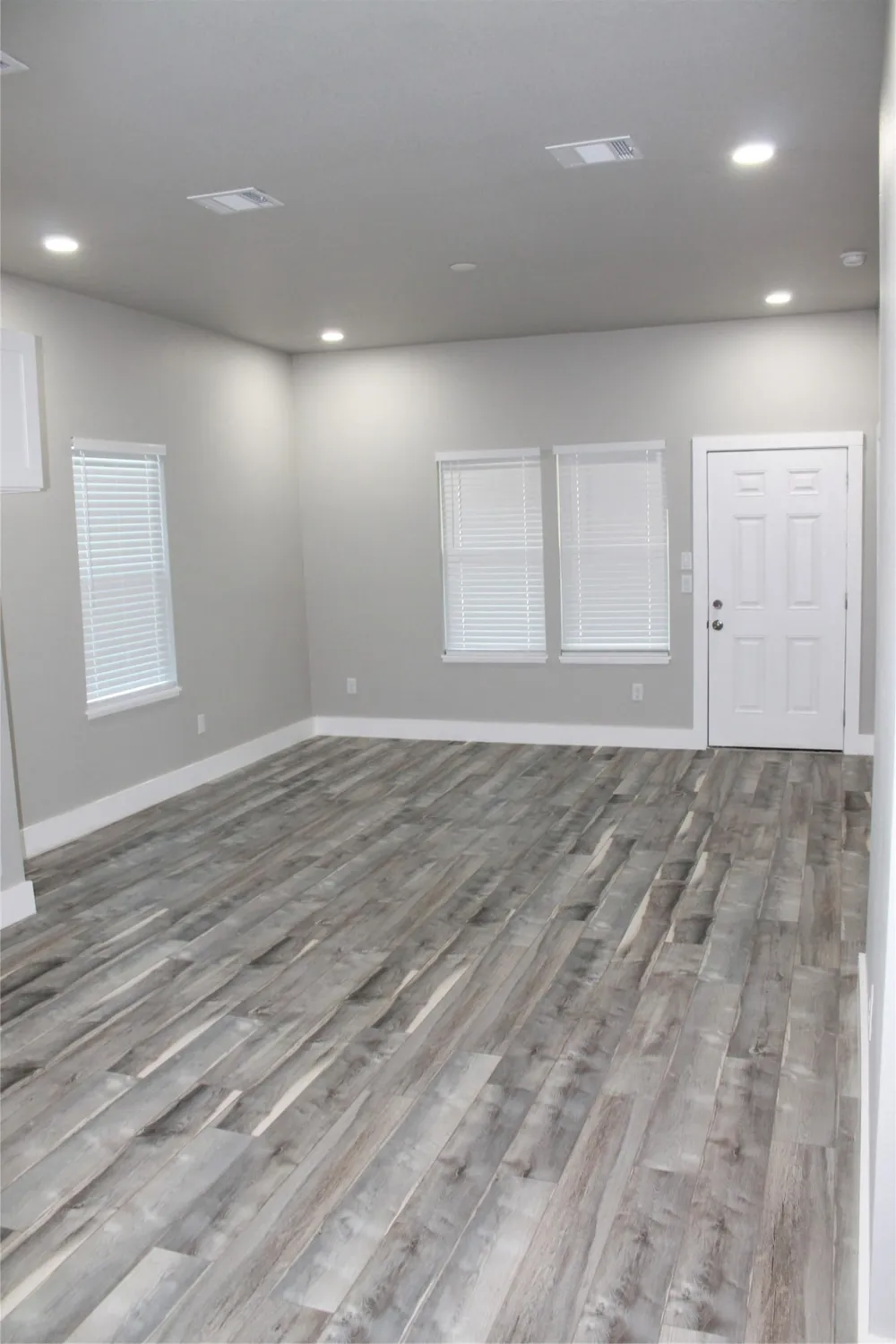 104 S Hubbard Street Alvord, TX 76225