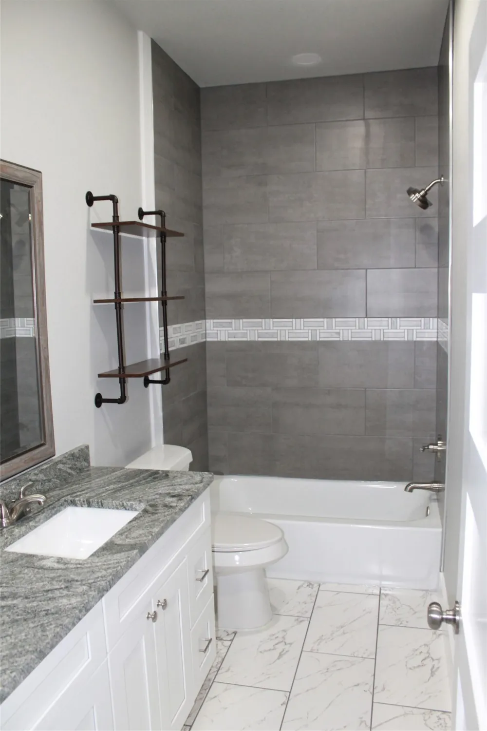 104 S Hubbard Street Alvord, TX 76225