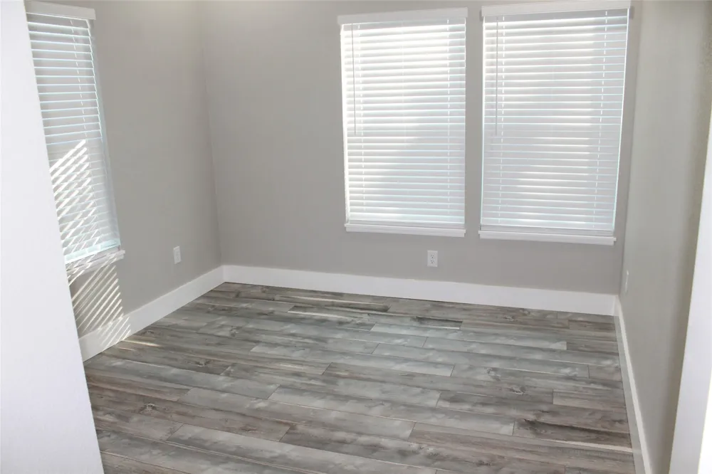 104 S Hubbard Street Alvord, TX 76225