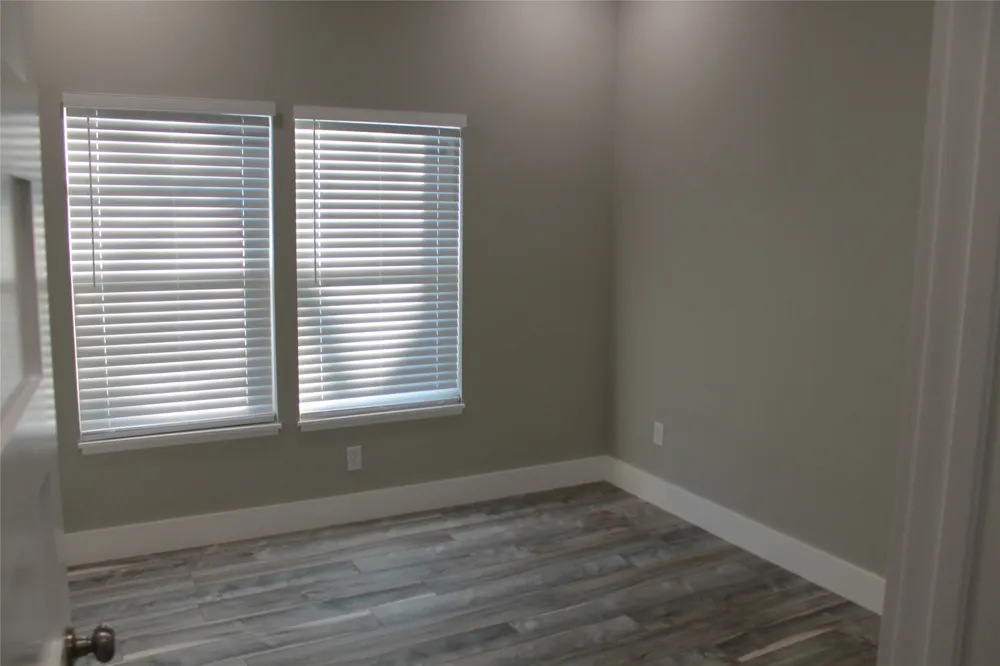 104 S Hubbard Street Alvord, TX 76225