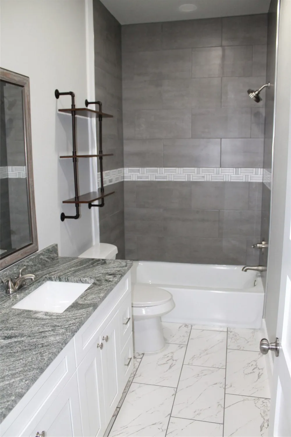 104 S Hubbard Street Alvord, TX 76225