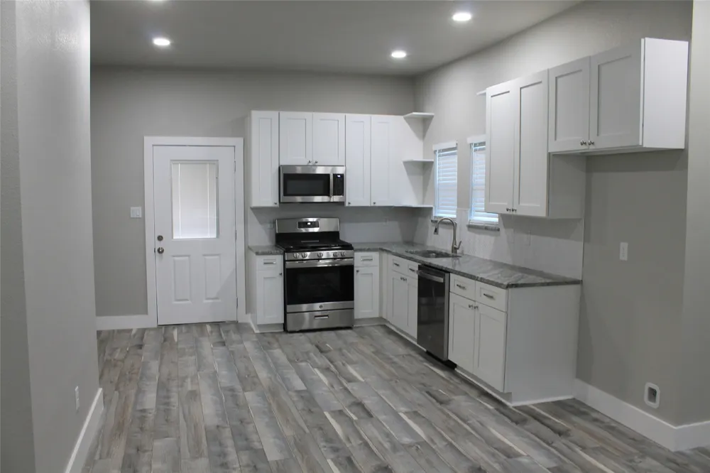 104 S Hubbard Street Alvord, TX 76225