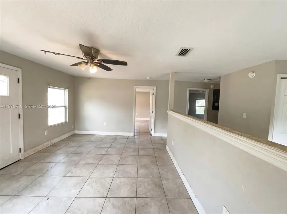 244 S Rhodes Mount Dora, FL 32757