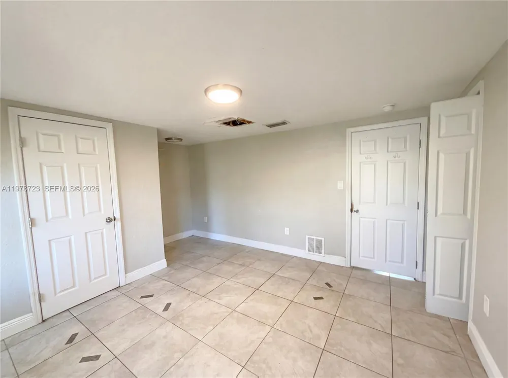 244 S Rhodes Mount Dora, FL 32757