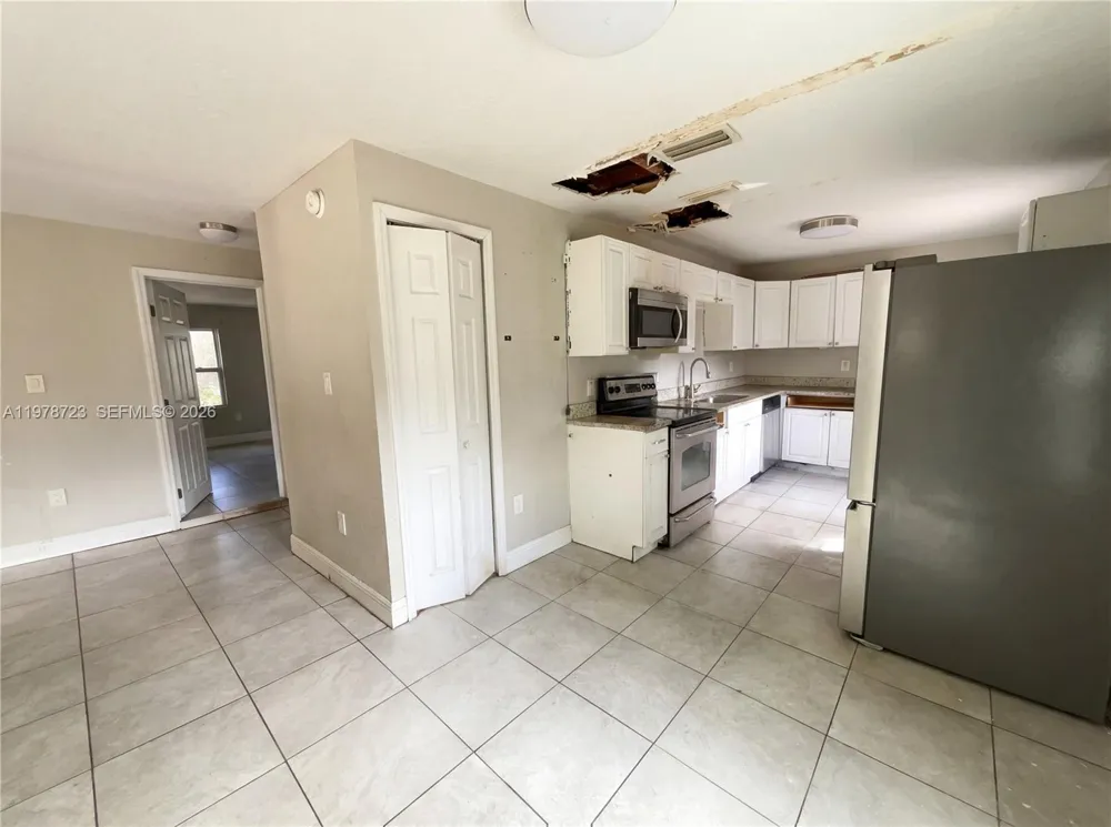244 S Rhodes Mount Dora, FL 32757