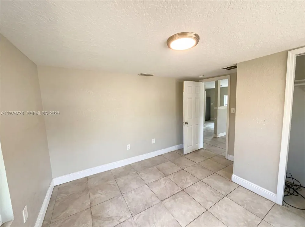 244 S Rhodes Mount Dora, FL 32757