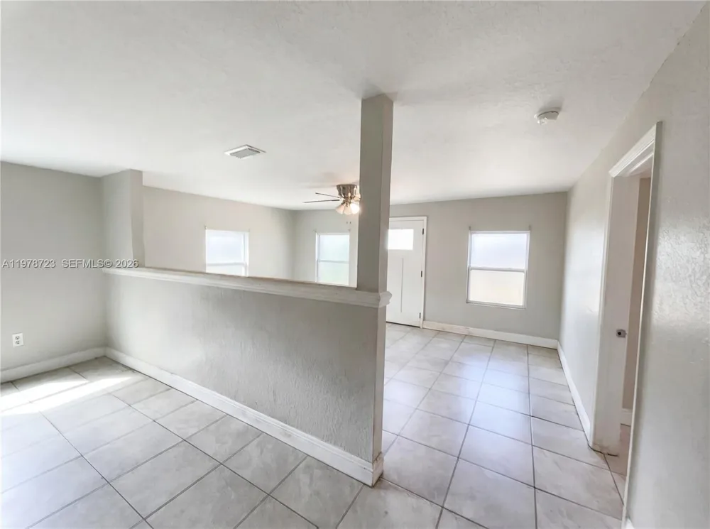 244 S Rhodes Mount Dora, FL 32757