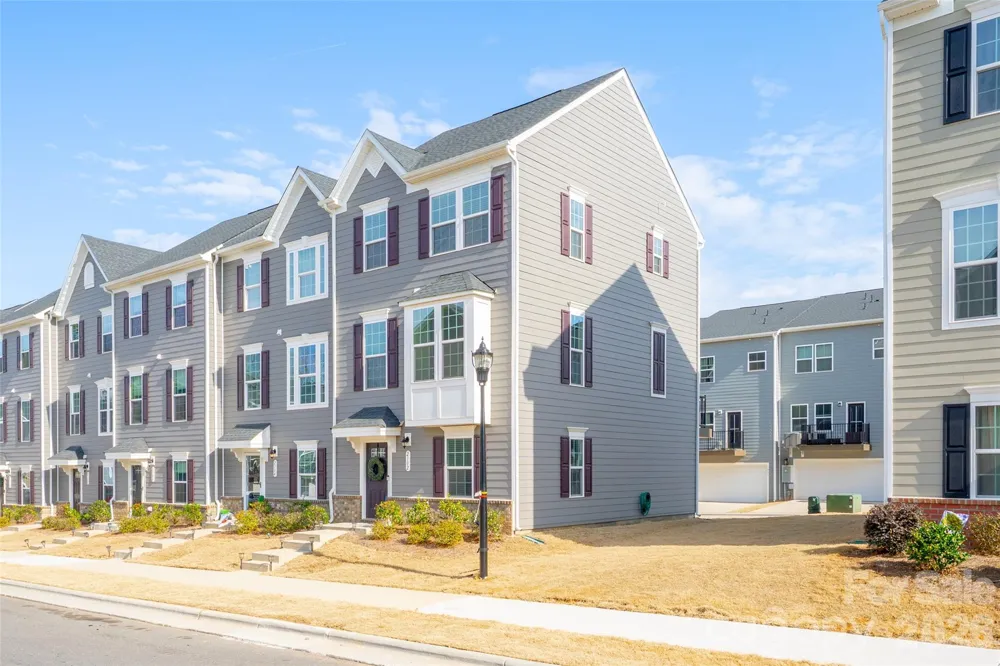 2102 Trout Lily Lane Matthews, NC 28104