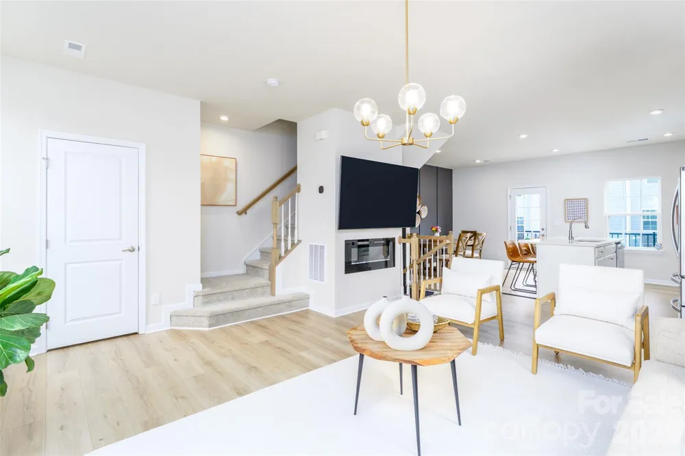2102 Trout Lily Lane Matthews, NC 28104