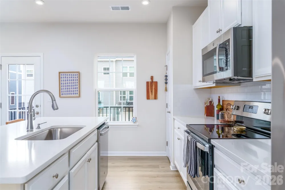 2102 Trout Lily Lane Matthews, NC 28104