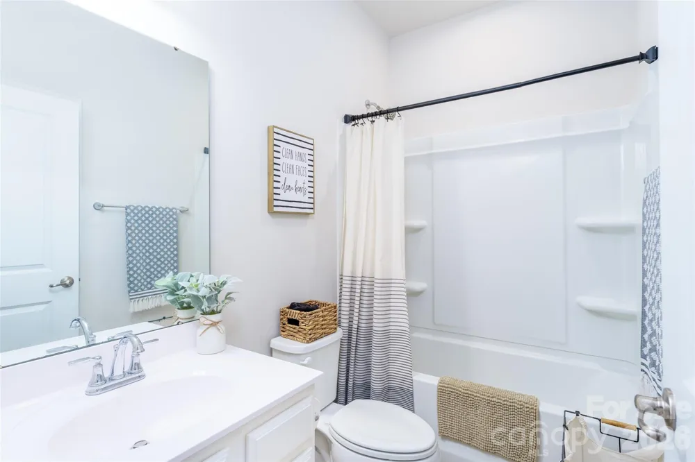 2102 Trout Lily Lane Matthews, NC 28104