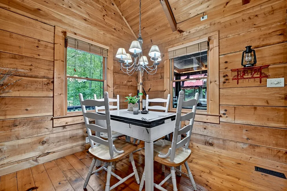 430 Chestnut Ridge Blue Ridge, GA 30513