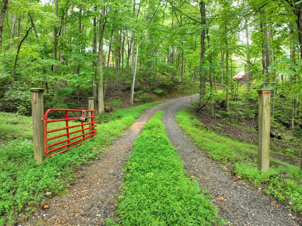 430 Chestnut Ridge Blue Ridge, GA 30513